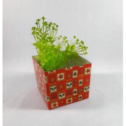 Ajándékdoboz bélelt 16*16cm