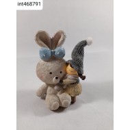 Téli sapkás kislány óriás nyuszival 13 cm