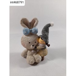 Téli sapkás kislány óriás nyuszival 13 cm Téli sapkás kislány óriás nyuszival 13 cm