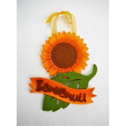 Decor usi din fetru de floarea soarelui