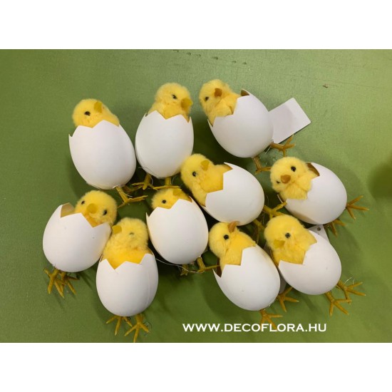 Standing chick in eggshell 10 * 5 cm