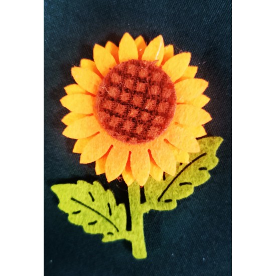 Felt fridge magnet Sunflower 9 cm