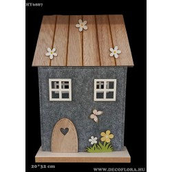 Svábház virággal fatalpon 20*32 cm