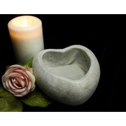 Oală de piatră în formă de inimă