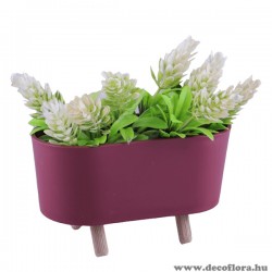 Virágdekoráció "Színes, lábon álló ládában" 