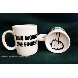 Mug inscriptioned HU in black&white box