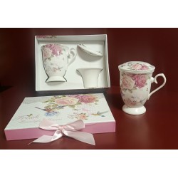 Ceramic tea mug with filter