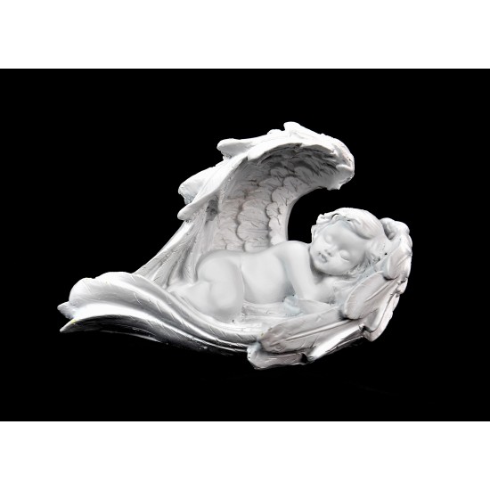 A sleeping angel in his wings 13*8,5cm