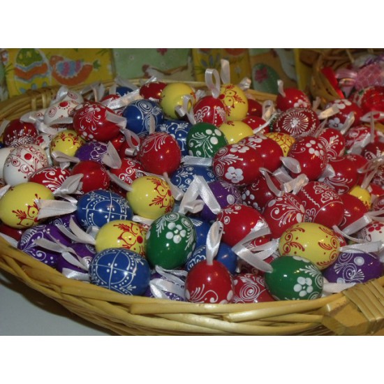 Manual decorated wooden egg with ribbon 4 cm