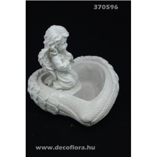Kőangyal dekorált szívtállal 16x19x19cm Kőangyal dekorált szívtállal 16x19x19cm