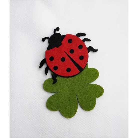 Katica filc hűtőmágnes