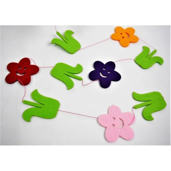 Mosolygós filc virág girland 7 db-os