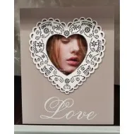 Képkeret faragott fa szívben  20*15 cm