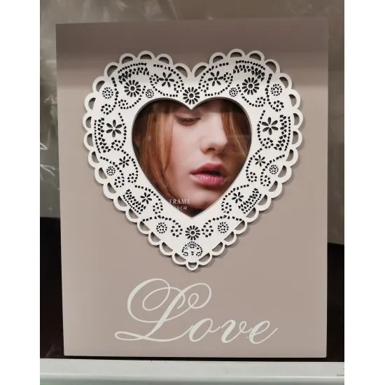 Képkeret faragott fa szívben  20*15 cm