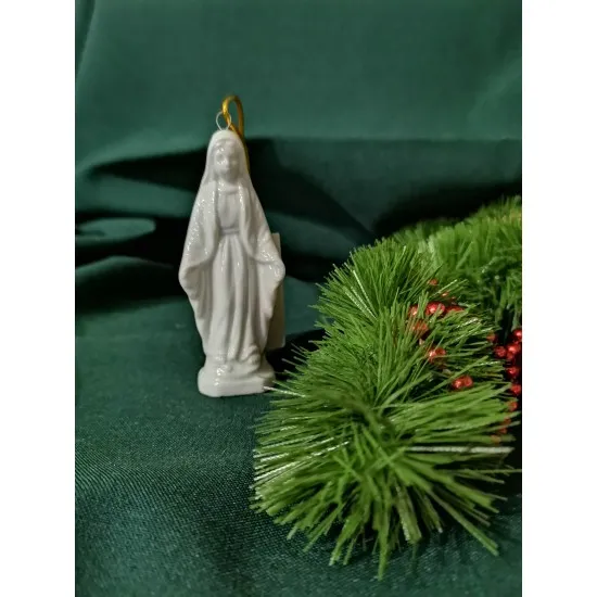 Mária, finomkerámia figura, akasztóval 9 cm