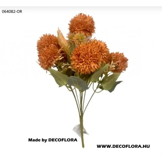 Rózsaszín krizantém csokor kiegészítőkkel